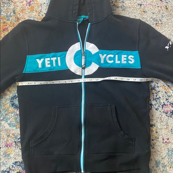 Yeti cycles black/turquoise hoodie. - Picture 5 of 7